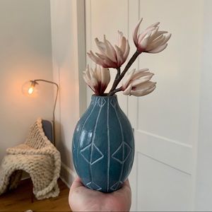 Small teal geometric vase with faux flower!